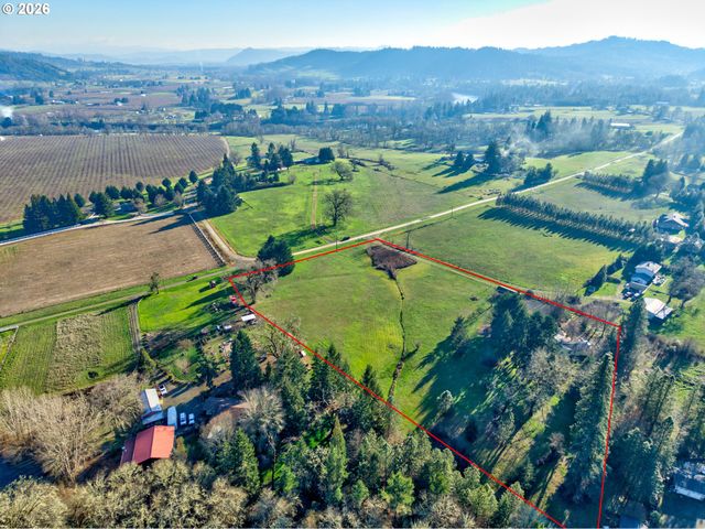 674 YOUNGS Ln, Roseburg, OR 97471