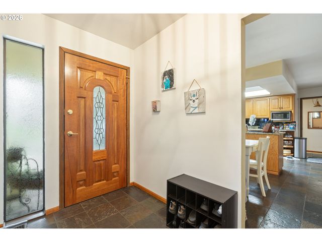 674 YOUNGS Ln, Roseburg, OR 97471