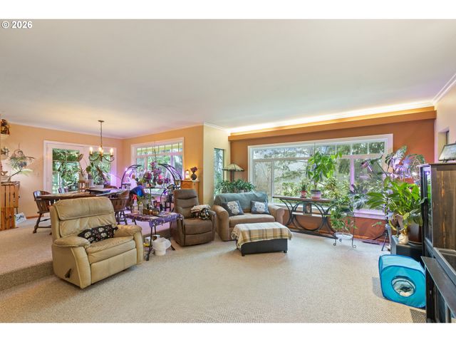 674 YOUNGS Ln, Roseburg, OR 97471