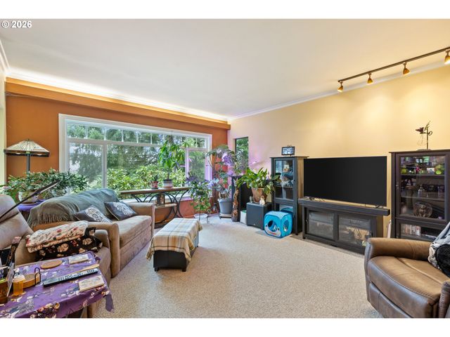 674 YOUNGS Ln, Roseburg, OR 97471