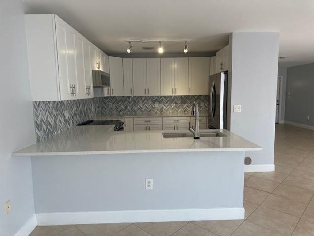 4151 EASTRIDGE Circle, Deerfield Beach, FL 33064