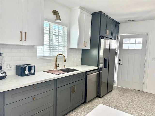 3460 W 71st, Los Angeles, CA 90043