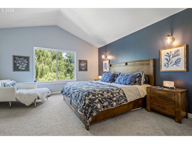555 N DECLARATION Dr, Carlton, OR 97111