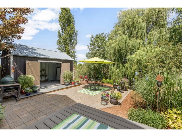 555 N DECLARATION Dr, Carlton, OR 97111