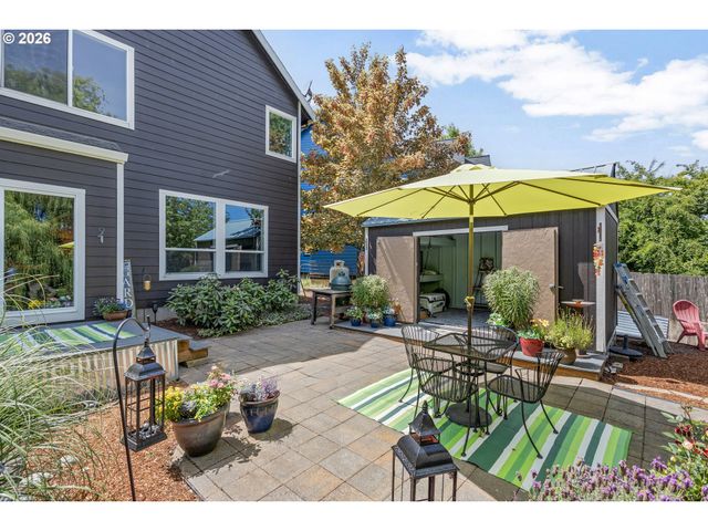 555 N DECLARATION Dr, Carlton, OR 97111