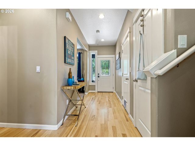 555 N DECLARATION Dr, Carlton, OR 97111