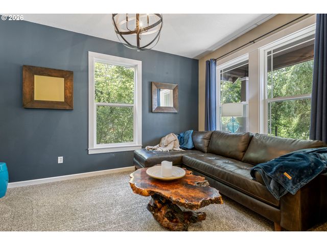 555 N DECLARATION Dr, Carlton, OR 97111