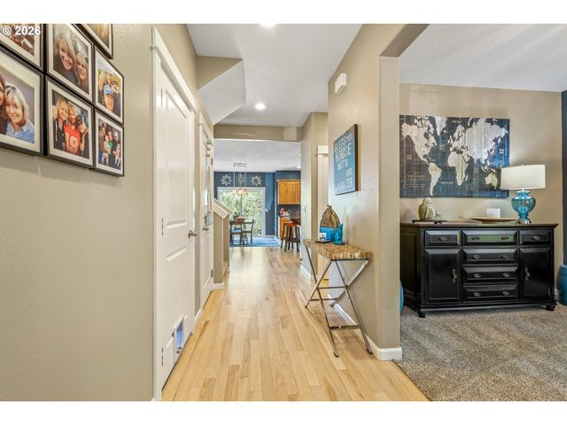 555 N DECLARATION Dr, Carlton, OR 97111
