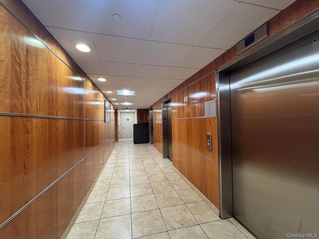 13620 38 Avenue 10G, Flushing, NY 11354