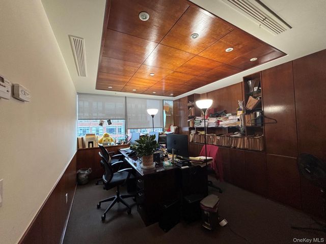 13620 38 Avenue 10G, Flushing, NY 11354