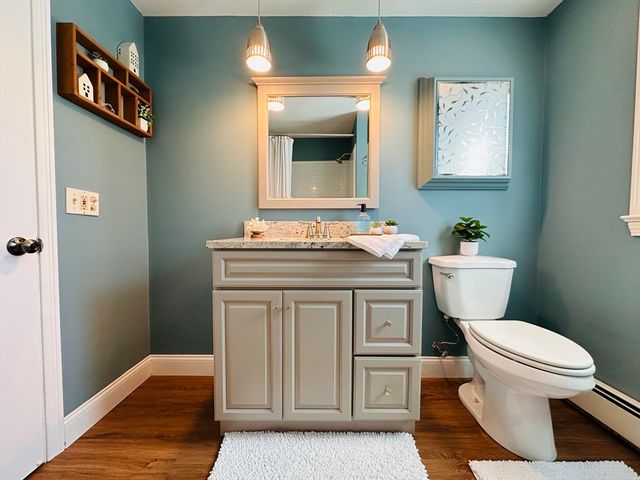 240 Mccarthy Ave, Chicopee, MA 01020