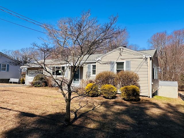 240 Mccarthy Ave, Chicopee, MA 01020