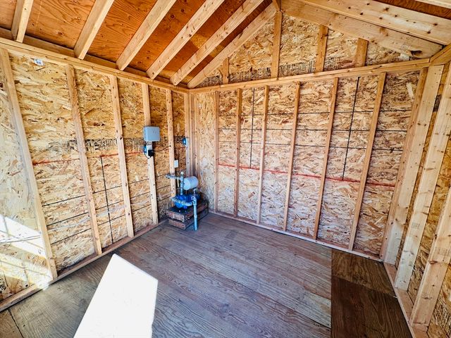 240 Mccarthy Ave, Chicopee, MA 01020