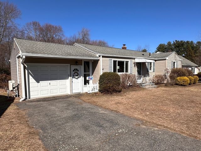 240 Mccarthy Ave, Chicopee, MA 01020