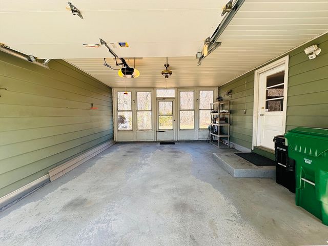 240 Mccarthy Ave, Chicopee, MA 01020