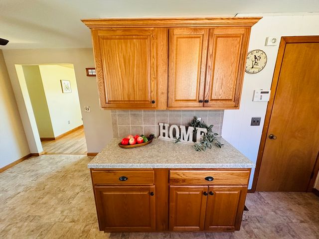 240 Mccarthy Ave, Chicopee, MA 01020