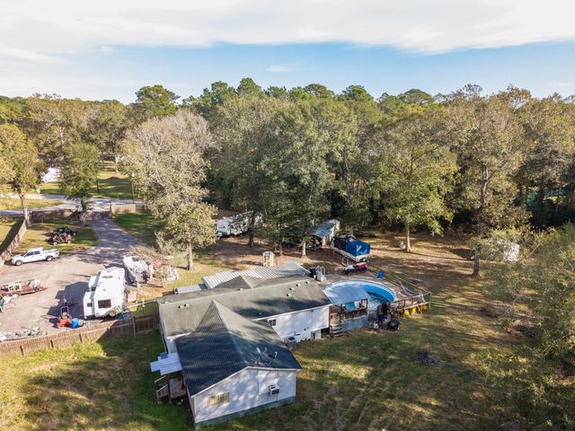 17 W Old Field Drive, Huffman, TX 77336