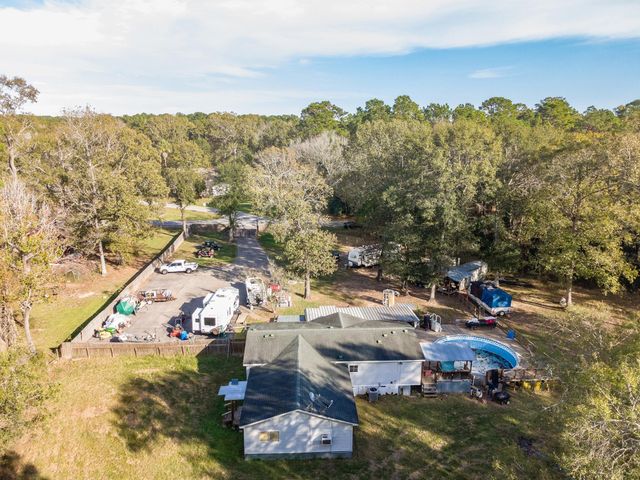 17 W Old Field Drive, Huffman, TX 77336