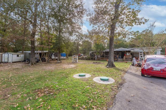 17 W Old Field Drive, Huffman, TX 77336