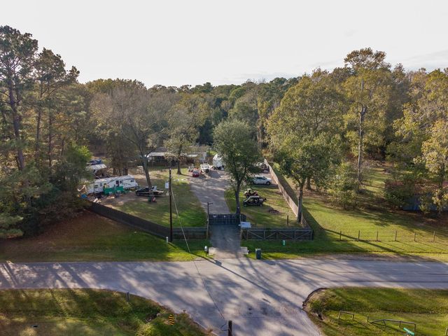 17 W Old Field Drive, Huffman, TX 77336