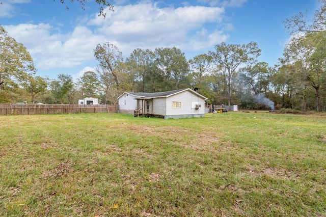 17 W Old Field Drive, Huffman, TX 77336