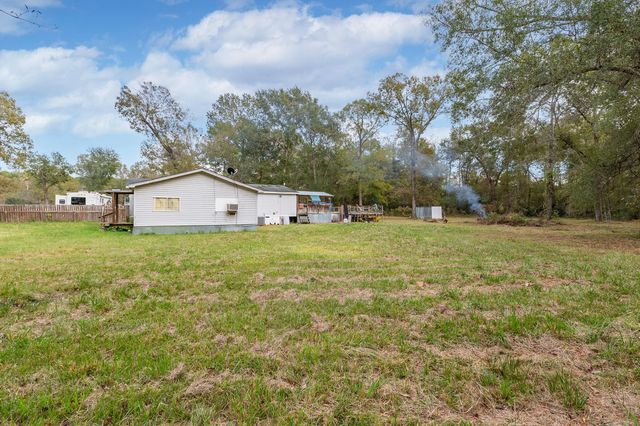 17 W Old Field Drive, Huffman, TX 77336