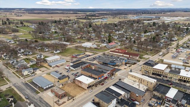 1040 1st Center Avenue, Brodhead, WI 53520