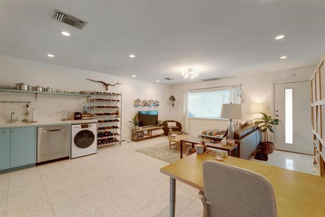 1208 Enfield RD 202, Austin, TX 78703