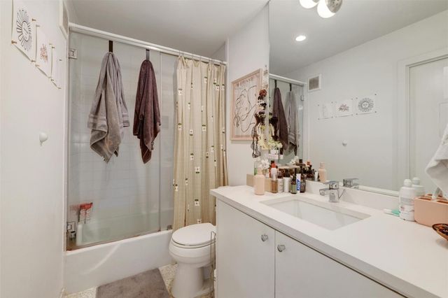 1208 Enfield RD 202, Austin, TX 78703
