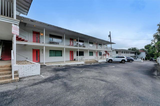 1208 Enfield RD 202, Austin, TX 78703