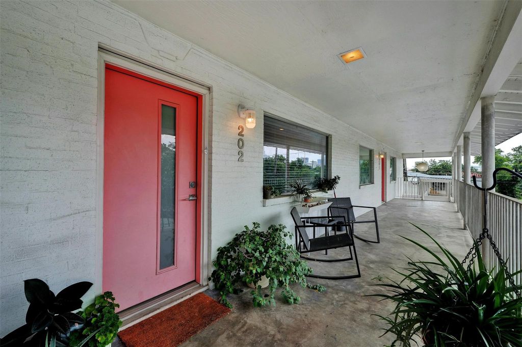 1208 Enfield RD 202, Austin, TX 78703
