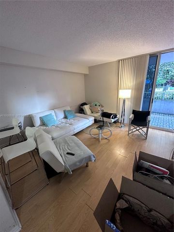 5077 NW 7th St 412, Miami, FL 33126