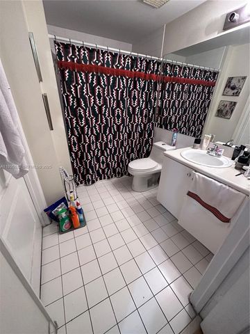 5077 NW 7th St 412, Miami, FL 33126