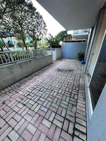 5077 NW 7th St 412, Miami, FL 33126