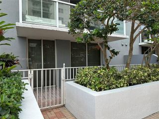 5077 NW 7th St 412, Miami, FL 33126