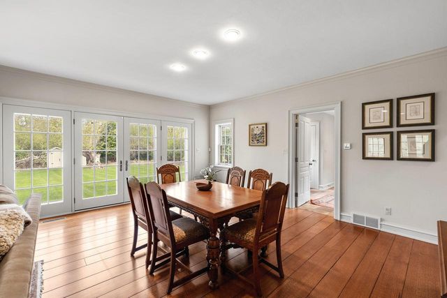 11533 Parkview DRIVE, Mequon, WI 53092