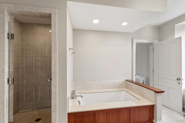 11533 Parkview DRIVE, Mequon, WI 53092
