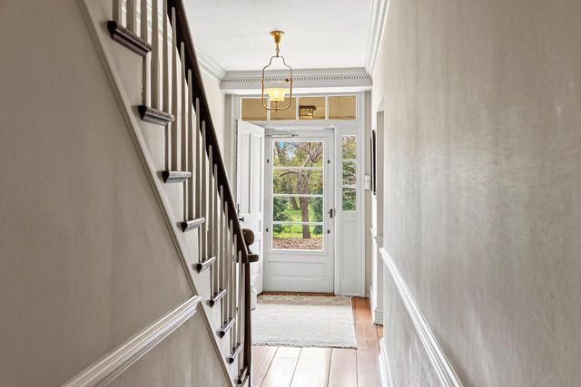 11533 Parkview DRIVE, Mequon, WI 53092