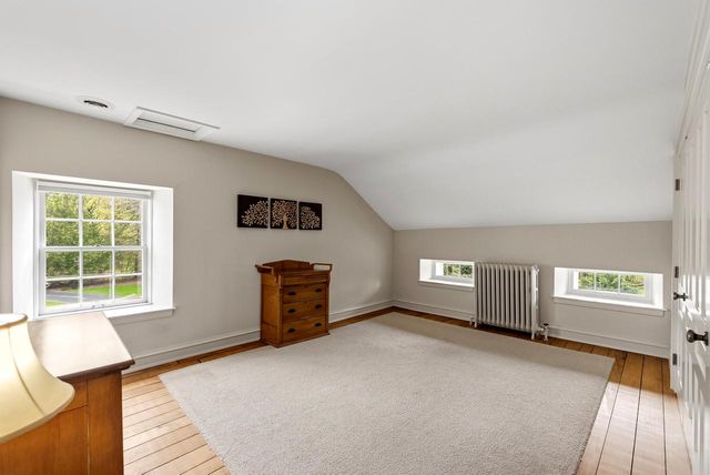 11533 Parkview DRIVE, Mequon, WI 53092