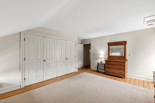 11533 Parkview DRIVE, Mequon, WI 53092