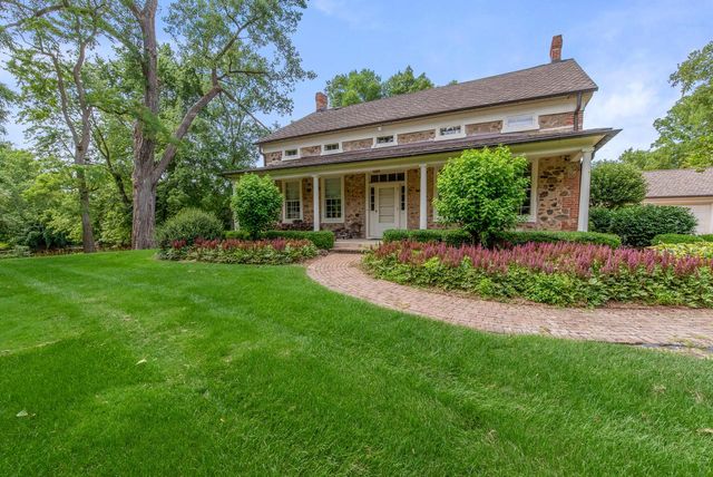 11533 Parkview DRIVE, Mequon, WI 53092