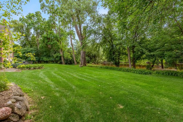 11533 Parkview DRIVE, Mequon, WI 53092