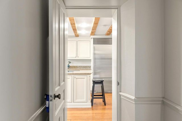 11533 Parkview DRIVE, Mequon, WI 53092
