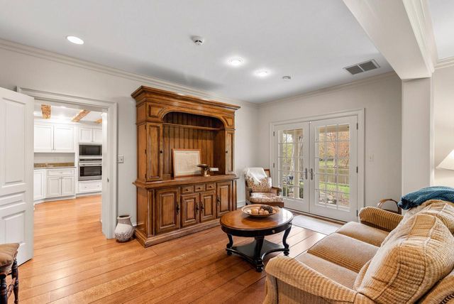 11533 Parkview DRIVE, Mequon, WI 53092