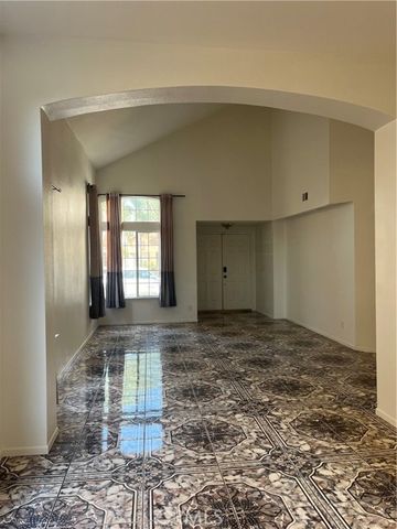 15827 Fiddleleaf, Fontana, CA 92337