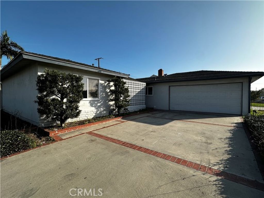 3084 Taylor, Costa Mesa, CA 92626