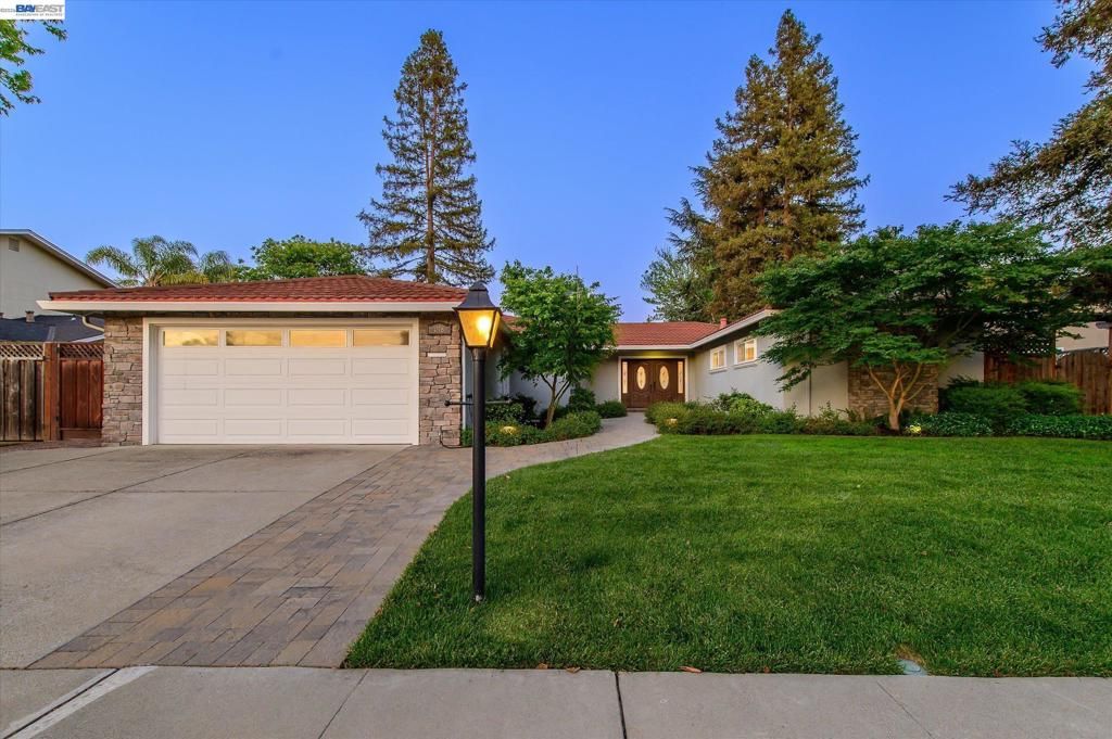 Image 1 of property listing at 1778 Beachwood Way, Pleasanton, CA 94566