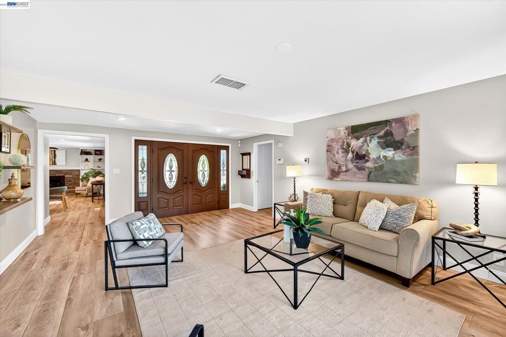 Image 12 of property listing at 1778 Beachwood Way, Pleasanton, CA 94566