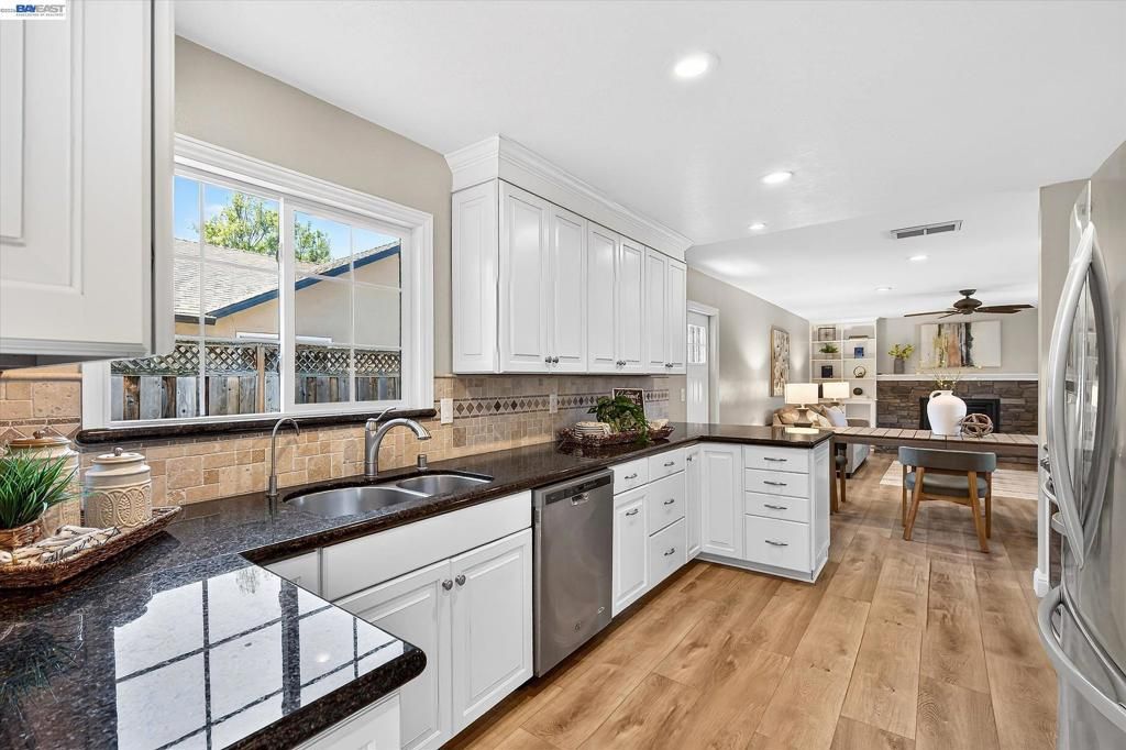 Image 14 of property listing at 1778 Beachwood Way, Pleasanton, CA 94566