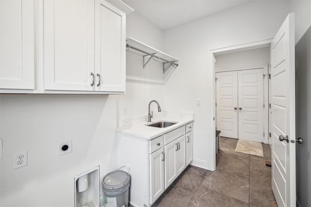 17865 Valley View Drive, Clive, IA 50325